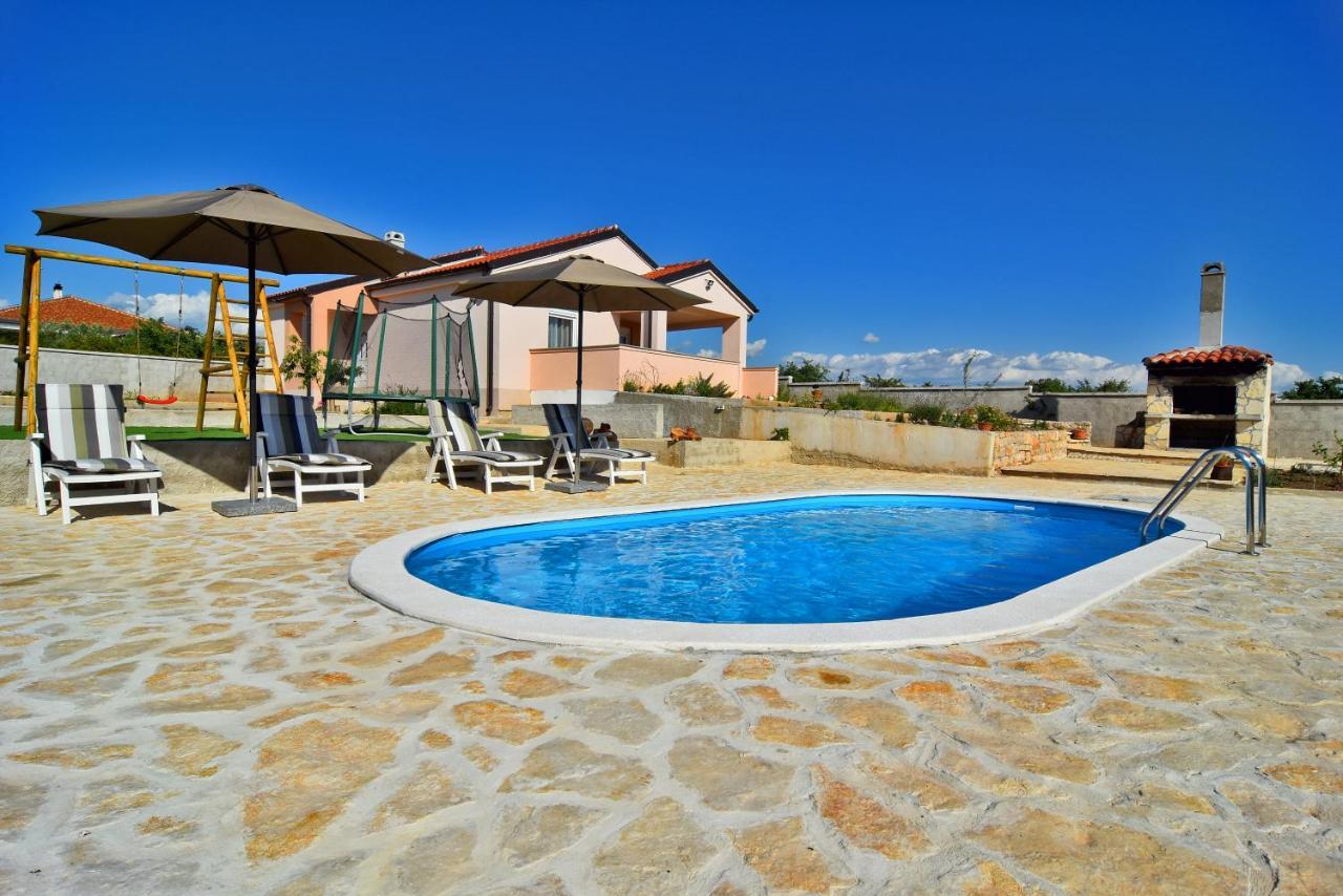Villa Kuca Za Odmor Diana Sukošan Exterior foto