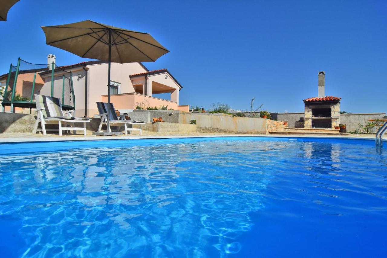 Villa Kuca Za Odmor Diana Sukošan Exterior foto