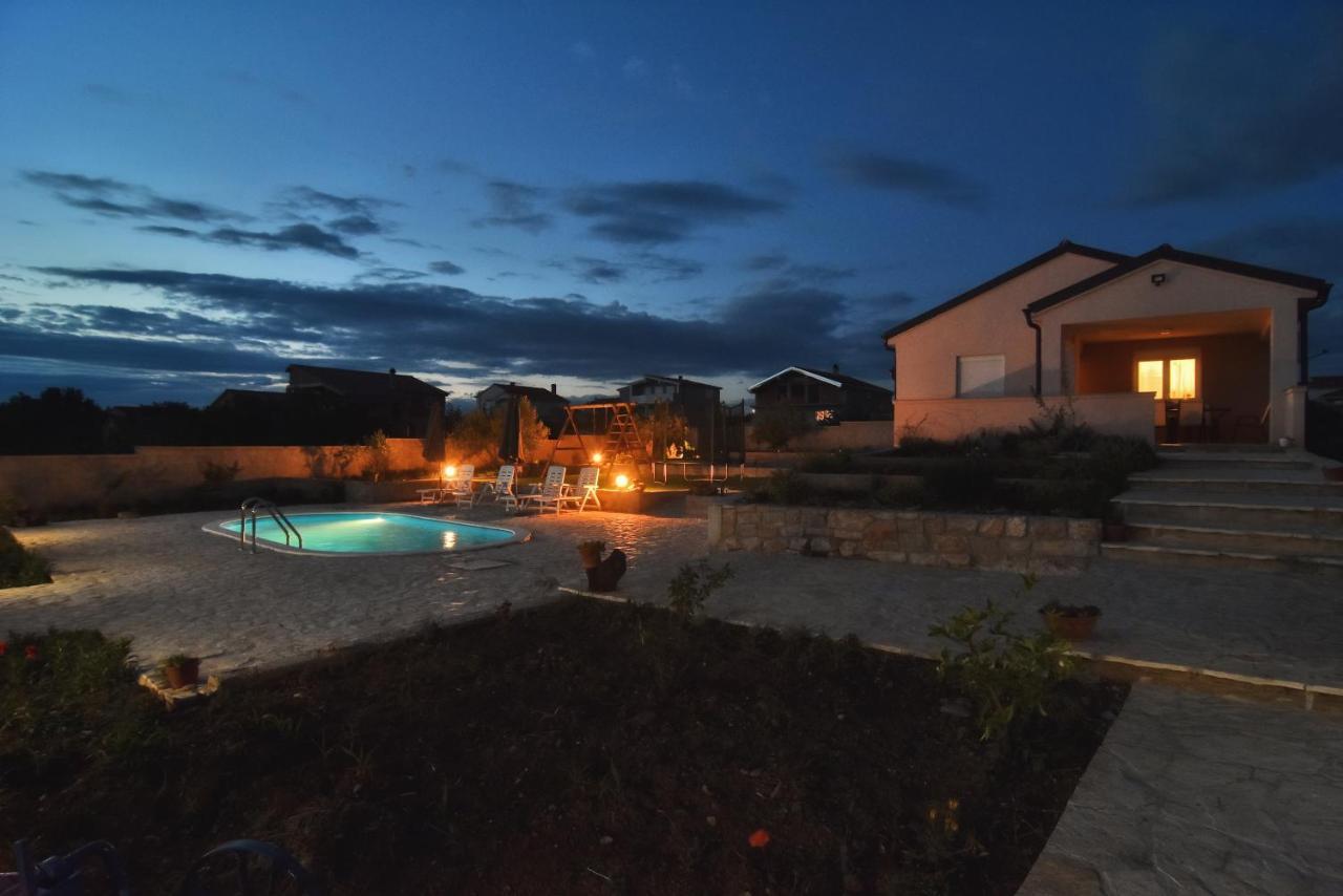 Villa Kuca Za Odmor Diana Sukošan Exterior foto