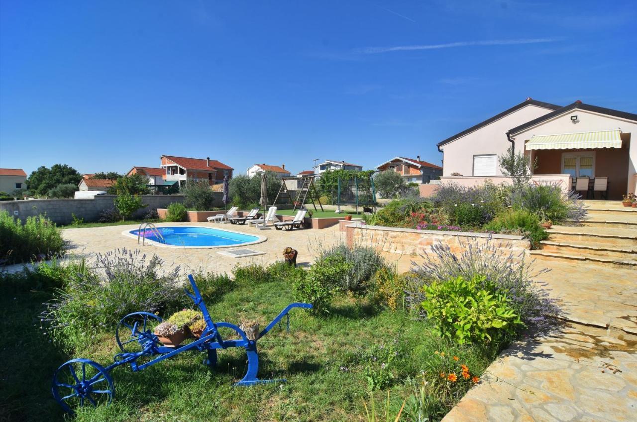 Villa Kuca Za Odmor Diana Sukošan Exterior foto